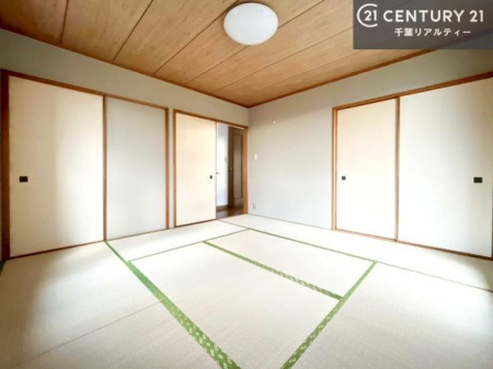 Q [Xy[XĂ܂IXbLڂ鎖ł܂ˁB
ƋI΂ȂVvȃfUCׁ̈AƋI΂Cɓ̋ԍ肪łłˁB