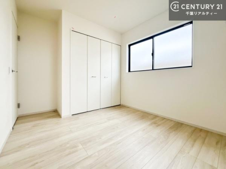 \z}() 邭ʂ̗ǂłBuVvvɃfUCꂽBRx̂ŉƋ⃌CAEgłD݂̋Ԃnグ܂BxAnɂĂmFBidlj