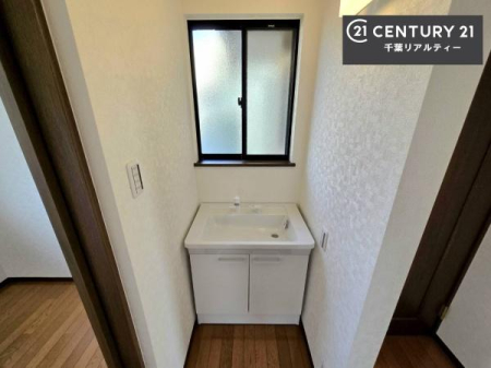 ���ʑ�E���ʏ� �P�K�ƂQ�K�ɐ��ʑ䂪����̂ŁA���̐g�x�x�����G���Ă��Ă���荇���ɂȂ�ɂ����I