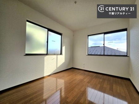 �m�� 2�ʍ̌����m�ۂ������邢�����́A���ʂ����ǂ��A���邭��ϋ��S�n�̗ǂ���ԂƂȂ��Ă���܂��B�����b�N�X���ĉ߂�����S�n�̗ǂ��������ł��I���̖ڊo�߂��X�b�L�����܂��ˁI