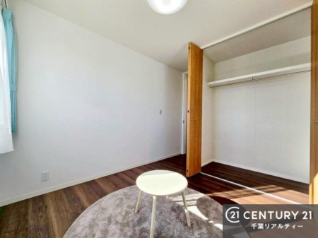 �m�� ���[�X�y�[�X�����Ă��܂��I�������X�b�L�����ڂ��鎖���ł��܂��ˁB
�Ƌ��I�΂Ȃ��V���v���ȃf�U�C���ׁ̈A�Ƌ��I�΂����C�ɓ���̋�ԍ�肪�ł������ł��ˁB�y���n���w��J�Ò��z