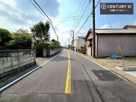 �O�ʓ��H�܂ތ��n�ʐ^ �O�ʓ��H���L�X���Ă���̂ŎԌɓ��ꂪ�y�X�I���񌻒n�ɂĂ��m���߂��������I