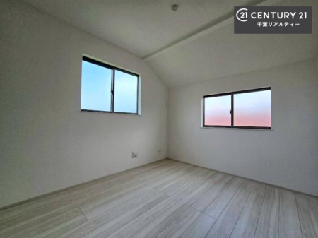 �m�� 2�ʍ̌����m�ۂ������邢�����́A���ʂ����ǂ��A���邭��ϋ��S�n�̗ǂ���ԂƂȂ��Ă���܂��B�����b�N�X���ĉ߂�����S�n�̗ǂ��������ł��I���̖ڊo�߂��X�b�L�����܂��ˁI