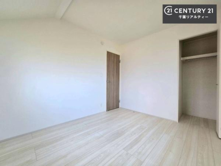 �q������ ���[�X�y�[�X�����Ă��܂��I�������X�b�L�����ڂ��鎖���ł��܂��ˁB
�Ƌ��I�΂Ȃ��V���v���ȃf�U�C���ׁ̈A�Ƌ��I�΂����C�ɓ���̋�ԍ�肪�ł������ł��ˁB