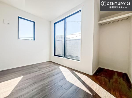 �m�� �o���R�j�[�ɖʂ��Ă���m���ł��B���邭�����肪����A���C����������ł��܂��I���N���āA�O�ɏo�Ĕw�L�т����[�ċz�����ǂ������}������邱�Ƃ��o�������ł��ˁI