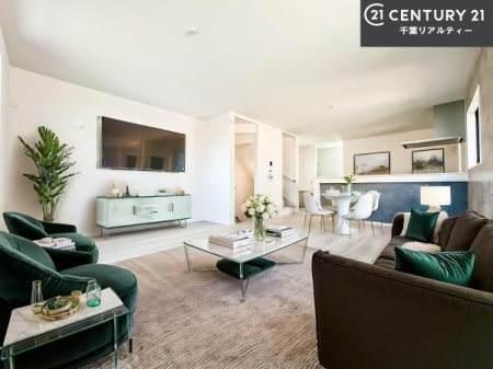 ���r���O �Ƌ��CG�p�[�X�ł��B�J�����̂���L�XLDK�I�\�t�@�[��_�C�j���O�e�[�u����u���Ă������ɂȂ�Ȃ��̂ŉ��K�ɉ߂����܂��I
�R�~���j�P�[�V���������₷�����邢���r���O�ł��I