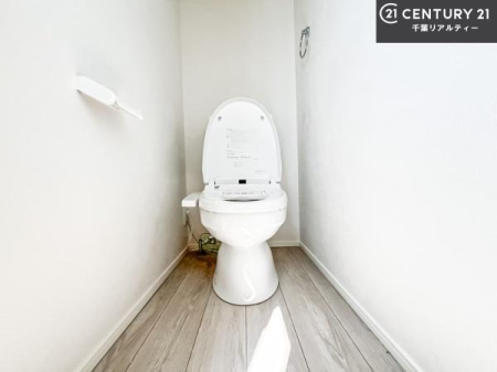 �g�C�� �������֍��ɂ��A�~��͕֍����g�����ł���̂ŗ₽���֍��ɍ��炸�ɍςފ������d�l�ł��I�V���v���ȃJ���[����Ƃ��Ă���̂ŁA������ꂪ���₷���ł��B