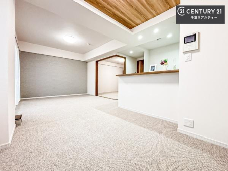 ���r���O �S�n�ǂ����r���O�͉Ƒ������R�ƏW�܂�܂��B�Ƒ��c�R�̎��Ԃ����������ł��B���Ƒ��ƁA����w�[���������Ԃ��߂��������ł��ˁB