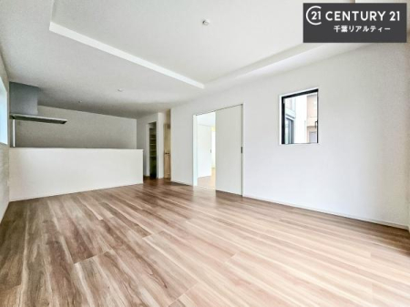 ���r���O �S�n�ǂ����r���O�͉Ƒ������R�ƏW�܂�܂��B�Ƒ��c�R�̎��Ԃ����������ł��B���Ƒ��ƁA����w�[���������Ԃ��߂��������ł��ˁB