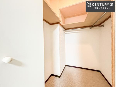 ���[ �E�H�[�N�C���N���[�[�b�g�t���ł��B��������̂��m���Ȃǂ����[���Ă��������ł��ˁI���ɂ���@�������ȂǋG�ߕ��̑傫�ȉƓd�����[�ł��܂��B