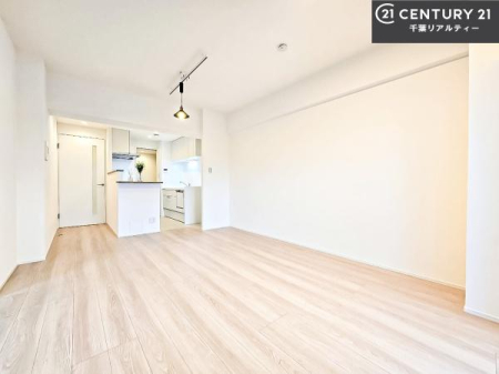 ���r���O �J�����̂���L�XLDK�I�\�t�@�[��_�C�j���O�e�[�u����u���Ă������ɂȂ�Ȃ��̂ŉ��K�ɉ߂����܂��I�R�~���j�P�[�V���������₷�����r���O�ł��I