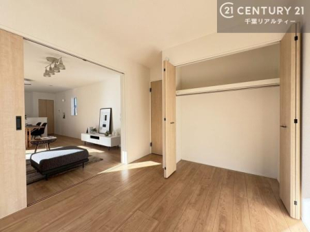 ���r���O�ȊO�̋��� ���r���O�Ɨאڂ����m���ł��I�Ǝ��̋x�e�X�y�[�X��L�b�Y�X�y�[�X�Ƃ��Ċ��p����̂��悳�����ł��ˁI
