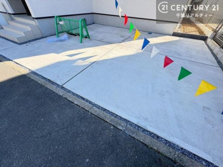 ���ԏ� ���ԃX�y�[�X��2�䕪����܂��I�Z�J���h�J�[�͂������A�o�C�N�⎩�]�ԂȂǂ��u���ꏊ�ɍ���܂���B