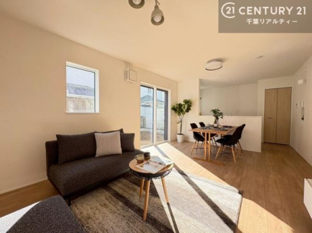 ���r���O �D�����z���܂肪���r���O����ł���ċ��S�n�̗ǂ���Ԃ����o���Ă���܂��I
���R�ƉƑ����W����b��������S�n�悢��ԁI