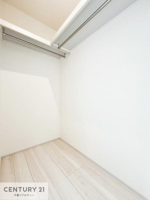 �����\�z�}(����) �E�H�[�N�C���N���[�[�b�g�t���ł��B��������̂��m���Ȃǂ����[���Ă��������ł��ˁI���ɂ���@�������ȂǋG�ߕ��̑傫�ȉƓd�����[�ł��܂��B(���d�l)