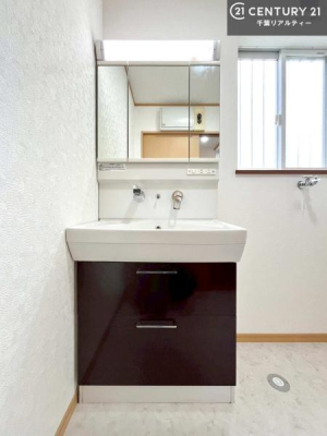 ���ʑ�E���ʏ� �O�ʋ��d�l�̐��ʏ��́A�g�����Ȃ݂����₷������I���͎��[�ɂȂ��Ă��܂��B�h���C���[�₨���ϓ����Еt������̂Ő��ʑ������X�b�L���ƌ����邱�Ƃ��o���܂��I