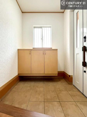 ���� �V���[�Y�{�b�N�X�t���Ȃ̂ŁA���ւ��Еt�����|�������₷���ł��I
�X�b�L���������ւŌ˂��J�����u�ԁA�������̂���S�n������Ԃ��o�}���Ă���܂��B