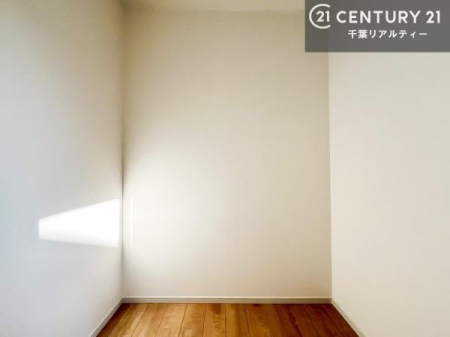 ���[ �E�H�[�N�C���N���[�[�b�g�t���ł��B��������̂��m���Ȃǂ����[���Ă��������ł��ˁI���ɂ���@�������ȂǋG�ߕ��̑傫�ȉƓd�����[�ł��܂��B