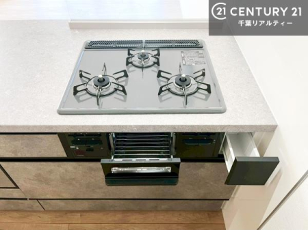 �L�b�`�� �R�����͎O������̂ł������̓����i�s���ł��܂��B
�������O�����t���ł��B�����X�y�[�X���L�X���Ă���׍�Ƃ����₷���I�g�����肪�ǂ��V�X�e���L�b�`���ł��I