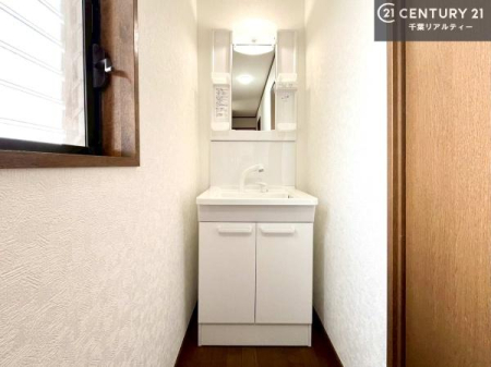 ���ʑ�E���ʏ� �P�K�ƂQ�K�ɐ��ʑ䂪����̂ŁA���̐g�x�x�����G���Ă��Ă���荇���ɂȂ�ɂ����I