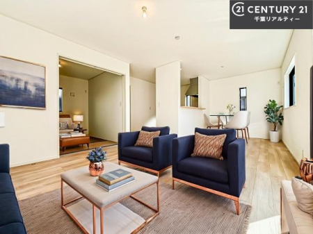 ���r���O �Ƌ��CG�p�[�X�ł��B�J�����̂���L�XLDK�I�\�t�@�[��_�C�j���O�e�[�u����u���Ă������ɂȂ�Ȃ��̂ŉ��K�ɉ߂����܂��I�R�~���j�P�[�V���������₷�����r���O�ł��I