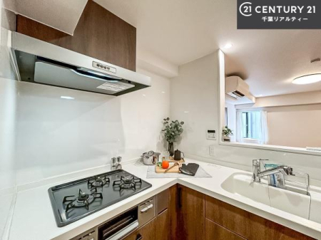 �L�b�`�� �R�����͎O������̂ł������̓����i�s���ł��܂��B
�������O�����t���ł��B�����X�y�[�X���L�X���Ă���׍�Ƃ����₷���I�g�����肪�ǂ��V�X�e���L�b�`���ł��I