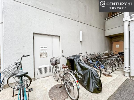 ���̑����p�� ���p�����E���֏�ł��B
���]�Ԃ�����΍s���͈͂��L���肨�o�����֗��ł��I�󂫏󋵂Ɋւ��Ă͂��C�y�ɂ��₢���킹��������