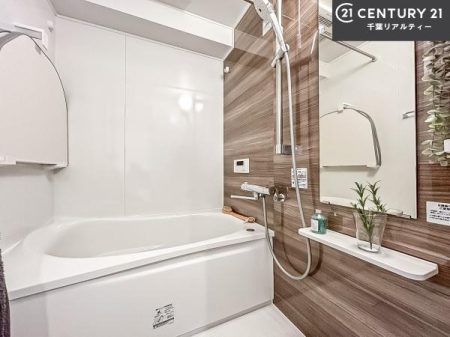 ���� �������������l�̕��͋C�̃o�X���[���́A�����o�Ă��ăo�X�^�C�����[���I
���d���撣���Ă��邲�J���ɂ��D�݂̓����̓����܂����āA�y����ł݂Ă͂������ł��傤���H