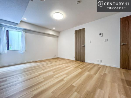 �q������ ���[�X�y�[�X�����Ă��܂��I�������X�b�L�����ڂ��鎖���ł��܂��ˁB
�Ƌ��I�΂Ȃ��V���v���ȃf�U�C���ׁ̈A�Ƌ��I�΂����C�ɓ���̋�ԍ�肪�ł������ł��ˁB