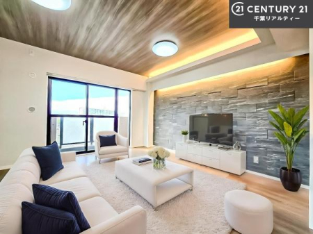 ���r���O �Ƌ��CG�p�[�X�ł��B�S�n�ǂ����r���O�͉Ƒ������R�ƏW�܂�܂��B�Ƒ��c�R�̎��Ԃ����������ł��B���Ƒ��ƁA����w�[���������Ԃ��߂��������ł��ˁB���邭�J���I�ȋ�Ԃł��B