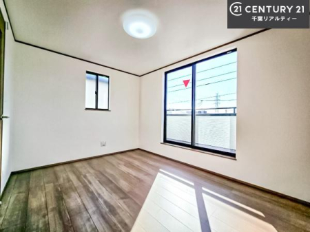 �m�� �o���R�j�[�ɖʂ��Ă���m���ł��B���邭�����肪����A���C����������ł��܂��I���N���āA�O�ɏo�Ĕw�L�т����[�ċz�����ǂ������}������邱�Ƃ��ł��܂��B