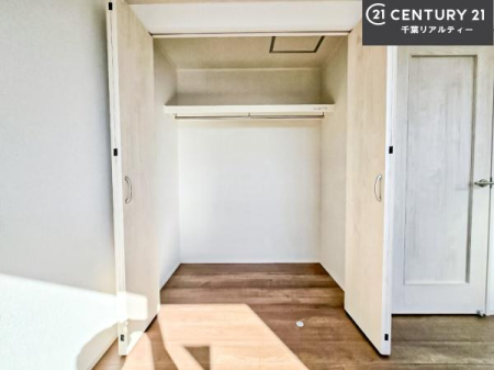 ���[ �����Ղ�̎��[�X�y�[�X�ŁA��炵���������萮���Z�܂��B�Ƒ��̉ו������ꂢ�ɕЕt���A���������K�ɉ߂����܂��B