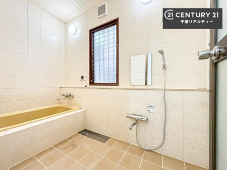 ���� �������������l�̕��͋C�̃o�X���[���́A�V�b�N�ȃf�U�C���Ńo�X�^�C�����[���I
���d���撣���Ă��邲�J���ɂ��D�݂̓����̓����܂����āA�y����ł݂Ă͂������ł��傤���H