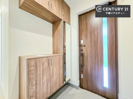 ���� �V���[�Y�{�b�N�X�t���Ȃ̂ŁA���ւ��Еt�����|�������₷���ł��I
�X�b�L���������ւŌ˂��J�����u�ԁA�������̂���S�n������Ԃ��o�}���Ă���܂��B
