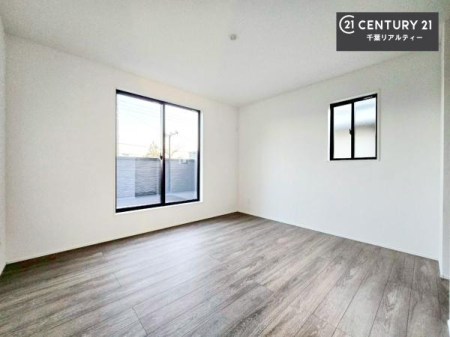 �Q�� �o���R�j�[�ɖʂ��Ă���a���ł��B���邭�����肪����A���C����������ł��܂��I���N���āA�O�ɏo�Ĕw�L�т����[�ċz�����ǂ������}������邱�Ƃ��ł��܂��B