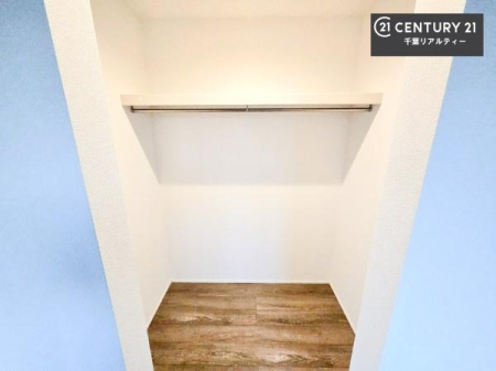 ���[ �E�H�[�N�C���N���[�[�b�g�t���ł��B��������̂��m���Ȃǂ����[���Ă��������ł��ˁI���ɂ���@�������ȂǋG�ߕ��̑傫�ȉƓd�����[�ł��܂��B