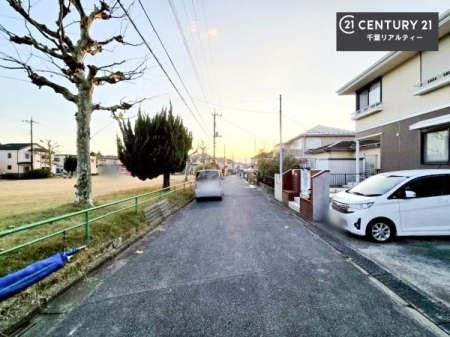 �O�ʓ��H�܂ތ��n�ʐ^ ��w�n��ɕt���ՐÂȏZ��X�I�������X���݂Ȃ̂Ŗ����̕�炵�����K�ł��ˁI