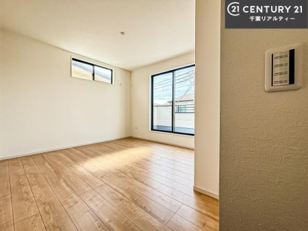 �m�� �o���R�j�[�ɖʂ��Ă���m���ł��B���邭�����肪����A���C����������ł��܂��I���N���āA�O�ɏo�Ĕw�L�т����[�ċz�����ǂ������}������邱�Ƃ��o�������ł��ˁI