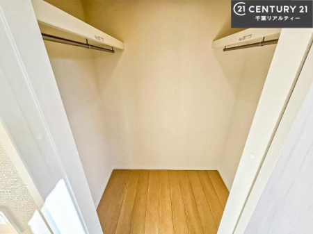 ���[ �E�H�[�N�C���N���[�[�b�g�t���ł��B��������̂��m���Ȃǂ����[���Ă��������ł��ˁI���ɂ���@�������ȂǋG�ߕ��̑傫�ȉƓd�����[�ł��܂��B