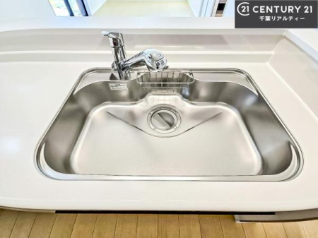 �L�b�`�� ���C�h�ȃV���N�ł��ˁI�������˂ɂ������������₷���Ǝ����y�X�d�l�̃V�X�e���L�b�`���ł��I
�f�U�C�����Ƌ@�\�������˂��L�b�`���Ő�����������܂��ˁI