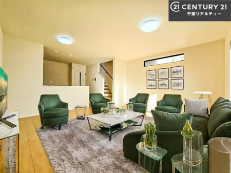 ���r���O �Ƌ��CG�p�[�X�ł��B�S�n�ǂ����r���O�͉Ƒ������R�ƏW�܂�܂��B�Ƒ��c�R�̎��Ԃ����������ł��B���Ƒ��ƁA����w�[���������Ԃ��߂��������ł��ˁB���邭�J���I�ȋ�Ԃł��B