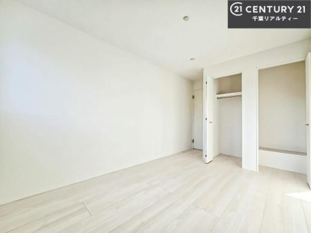 ���r���O�ȊO�̋��� �V���v���Ƀf�U�C������Ă��邽�߁A�Ƌ��I�т܂���I
���C�ɓ���̉Ƌ��u���Ă��낰���Ԃ���邱�Ƃ��ł��܂��B