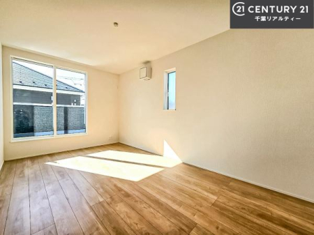 �m�� �V���v���Ƀf�U�C������Ă��邽�߁A�Ƌ��I�т܂���I
���C�ɓ���̉Ƌ��u���Ă��낰���Ԃ���邱�Ƃ��ł��܂��B