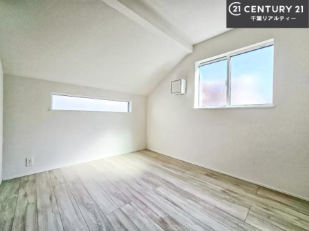 �m�� �V���v���Ƀf�U�C������Ă��邽�߁A�Ƌ��I�т܂���I
���C�ɓ���̉Ƌ��u���Ă��낰���Ԃ���邱�Ƃ��ł��܂��B