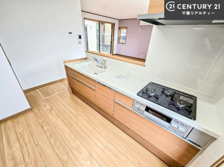 �L�b�`�� �L�X���������X�y�[�X�ō�Ƃ����₷�����K�ȃL�b�`���ł��I
���q�l�ƈꏏ�ɂ��َq������y���߂�L�X�X�y�[�X�ł��I