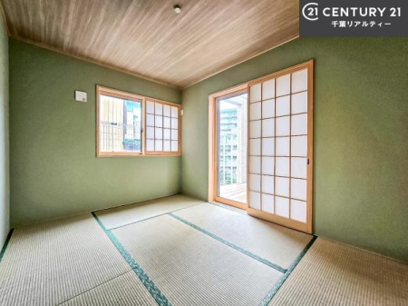 �a�� �^�^�~�̍��肪���炬��^����A�����b�N�X��ԁB�����傫���J�����̂���a���ƂȂ��Ă���܂��B���{�l�̐S������u�a�v�̋�ԁB�䑐�̍���Y����Ԃ͖����̂ЂƎ������o���Ă���܂��I