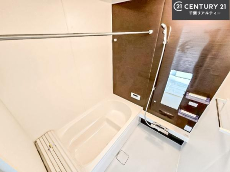 ���� �������������l�̕��͋C�̃o�X���[���́A�����o�Ă��ăo�X�^�C�����[���I
���d���撣���Ă��邲�J���ɂ��D�݂̓����̓����܂����āA�y����ł݂Ă͂������ł��傤���H