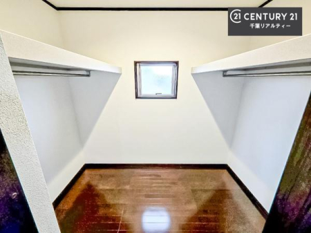 ���[ �E�H�[�N�C���N���[�[�b�g�t���ł��B��������̂��m���Ȃǂ����[���Ă��������ł��ˁI���ɂ���@�������ȂǋG�ߕ��̑傫�ȉƓd�����[�ł��܂��B