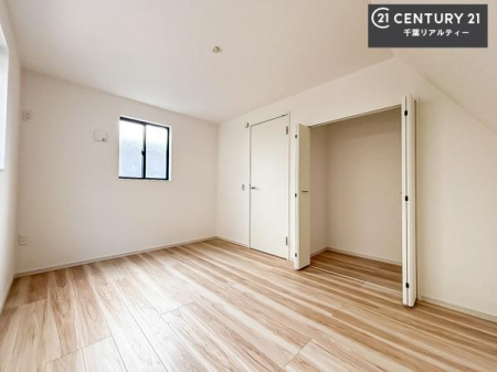 �m�� �V���v���Ƀf�U�C������Ă��邽�߁A�Ƌ��I�т܂���I
���C�ɓ���̉Ƌ��u���Ă��낰���Ԃ���邱�Ƃ��ł��܂��B