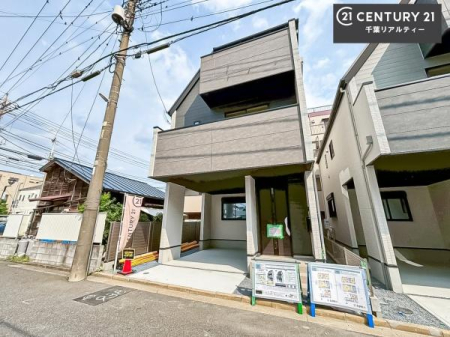 ���ԏ� �r���g�C���K���[�W�̒��ԏ�́A�J�╗����Ԃ�����Ă����̂ő�؂ɊǗ����ł���̂ň��S�I
�K���[�W�ȊO�ɂ�2�䒓�ԉ\�ł��I